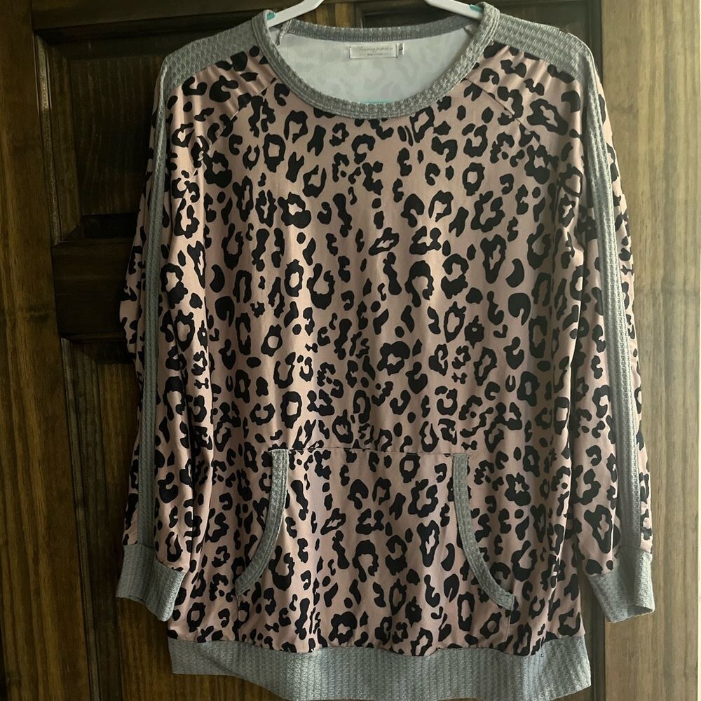 Cheetah Print Shirt Top Women Size Large Pursuing Perfection